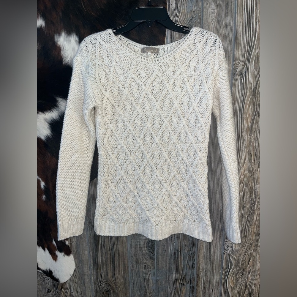 Bianca B size medium cream colored with gold accent cable knit sweater nwot